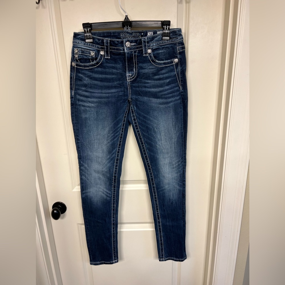 #247 Like New Miss Me Jean Size 28/31 Skinny